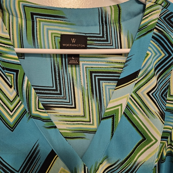 Women's Worthington Sleeveless Blouse in Size Large _Like New - Picture 2 of 11